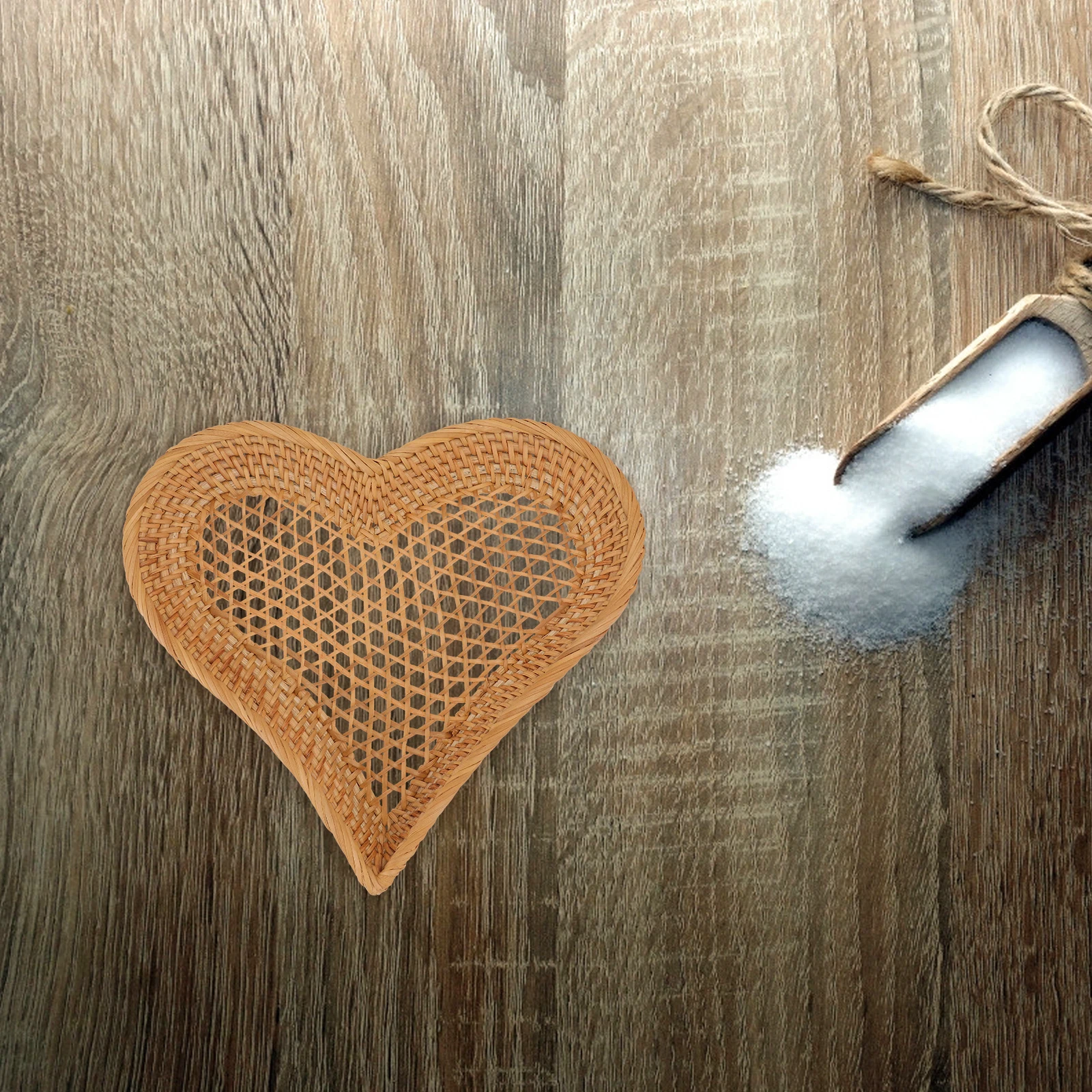 

Rattan Woven Basket Heart Shaped Fruit Tray Snack Food Decorative Kitchen Counter Storage Pantry Supermarket Office Shop Home