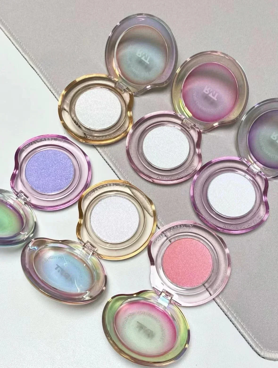 RMT 高光沢カメレオンハイライトマットパープル微粉末クリーム頬紅シャイニーフェイスブライトニング統合プレート ROMATIC メイクアップ