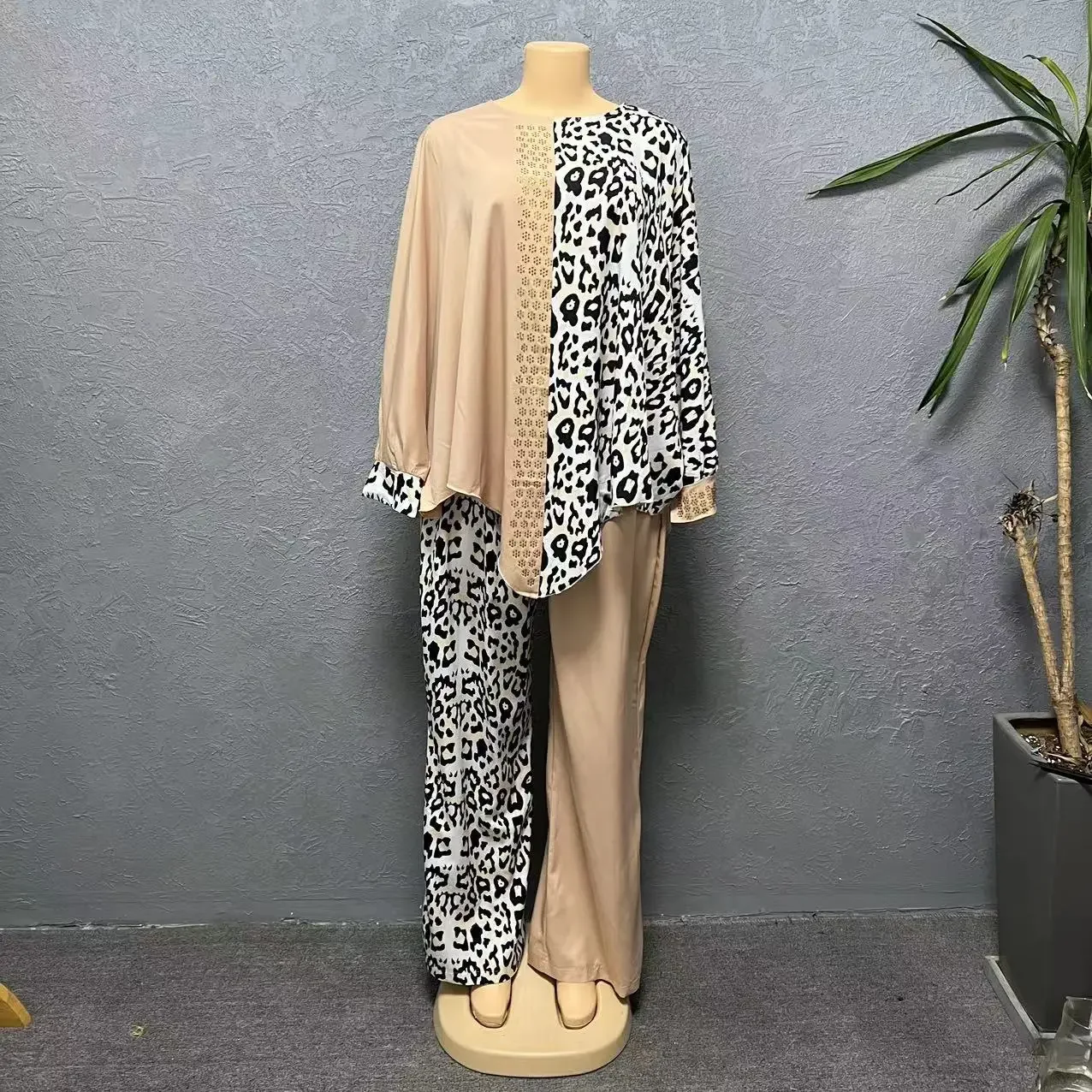 African Fashion Two Piece Set Women Fashion Leopard Printed Patchwork Batwing Sleeve Loose Top And Pant Sets Outfits
