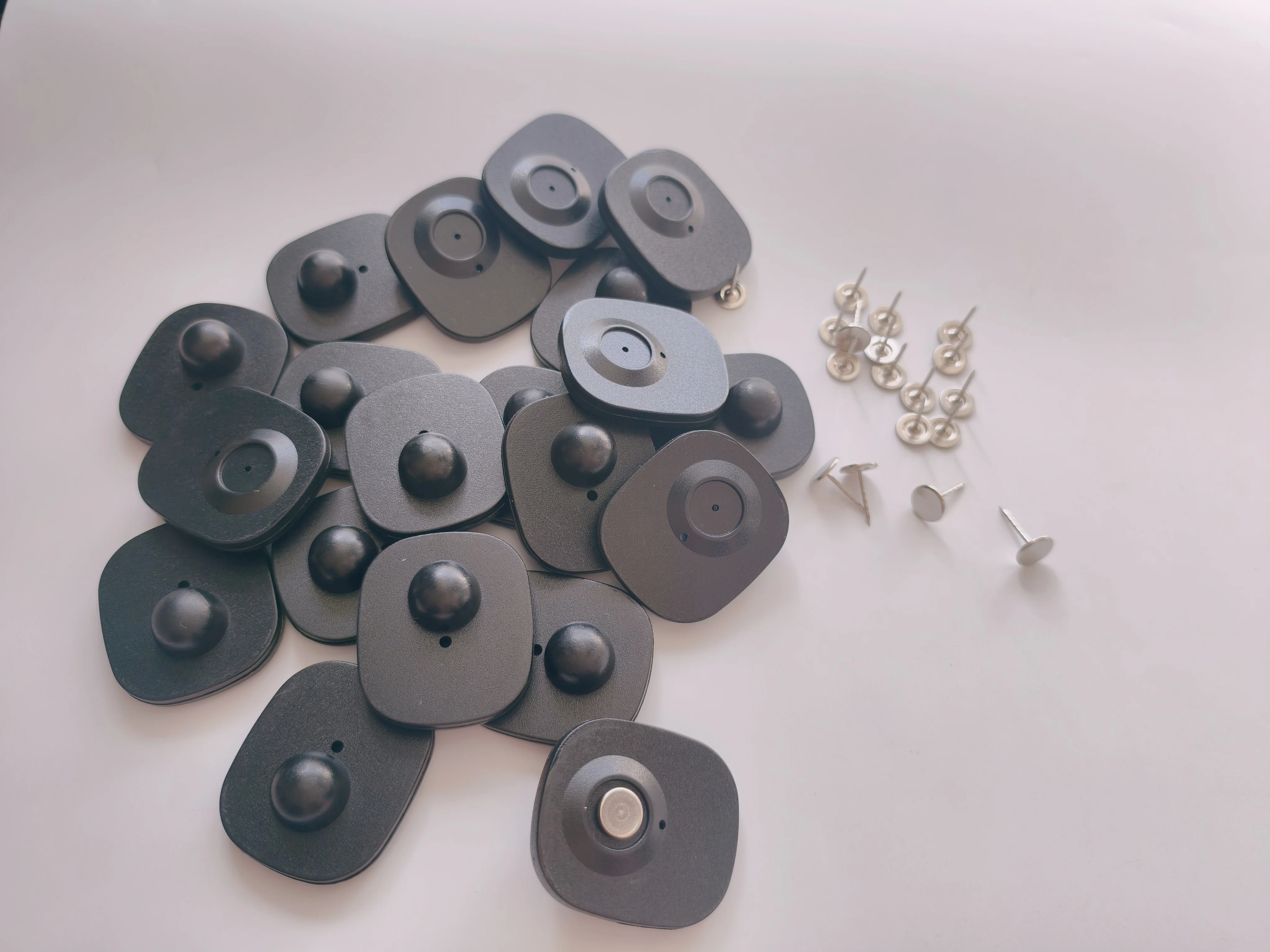 Black color Eas Small square hard tag 46mm*42mm RF Security Label 1000pcs/lot