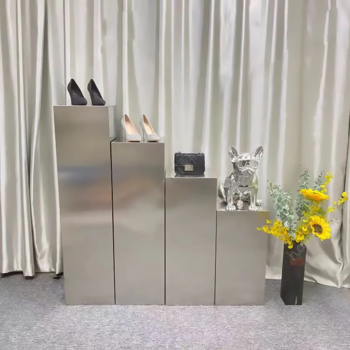 Stainless steel water ripple three-dimensional decorative display Zhongdao water table clothing model platform