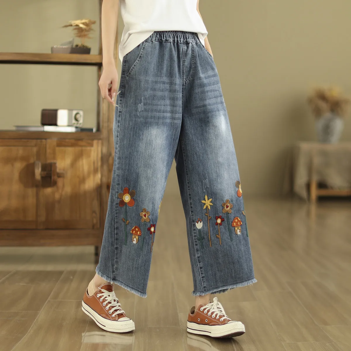 Aricaca Women Flower Embroidery Ripped Trousers Women M-2XL Fashion Casual Light Blue Denim Pants