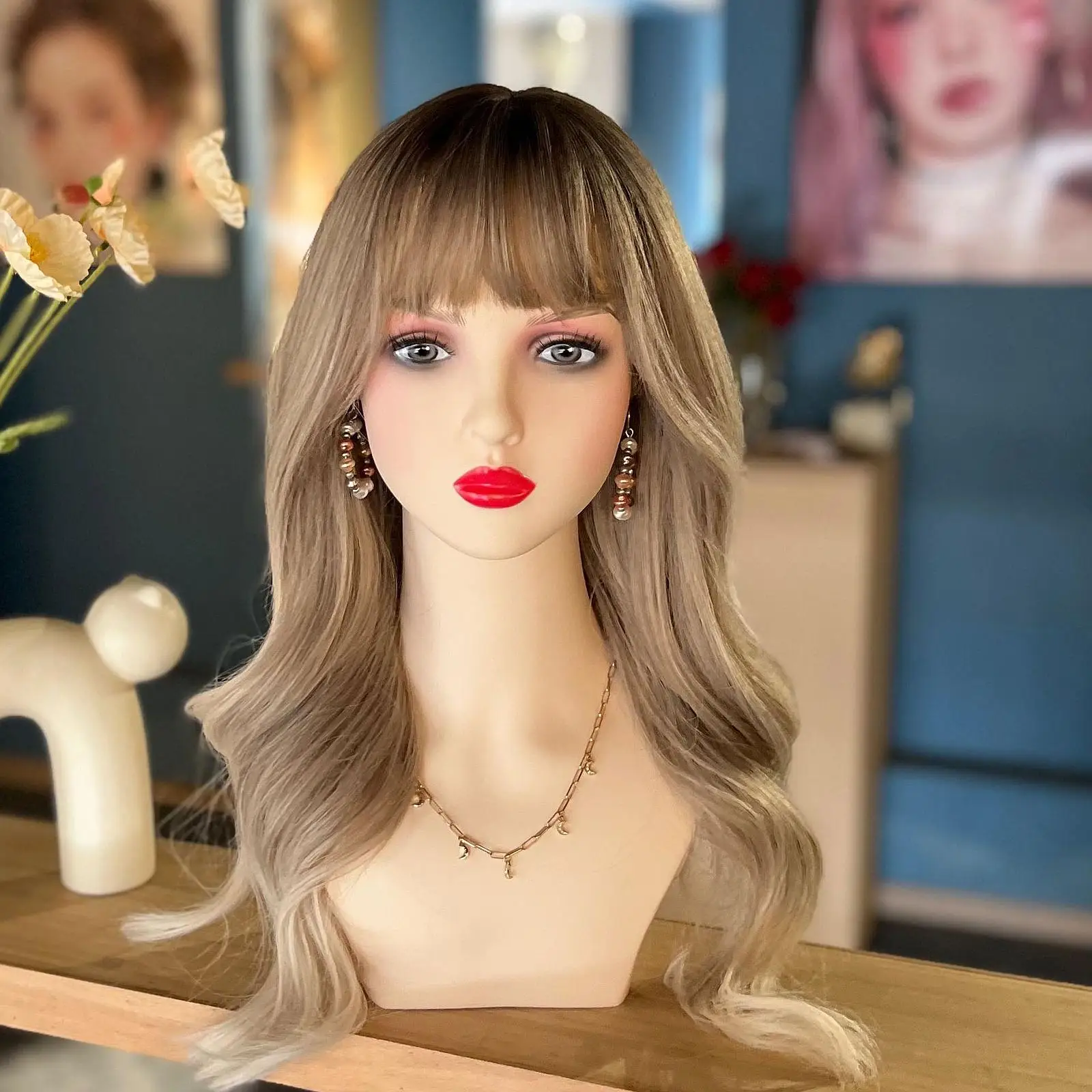 

Mannequin Head with Shoulder Stable Stand Model for Hairpieces Scarf Styling