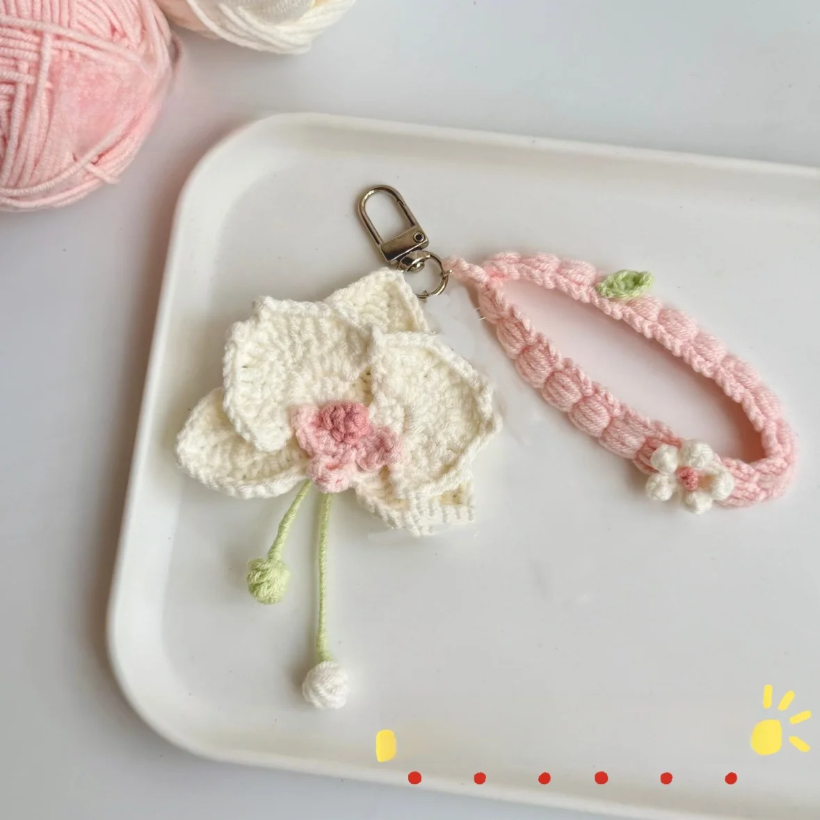 kit-diy-de-orquidea-borboleta-feita-a-mao-com-material-de-flor-de-crisantemo-chaveiro-de-croche-presente-artesanal-de-fio-d