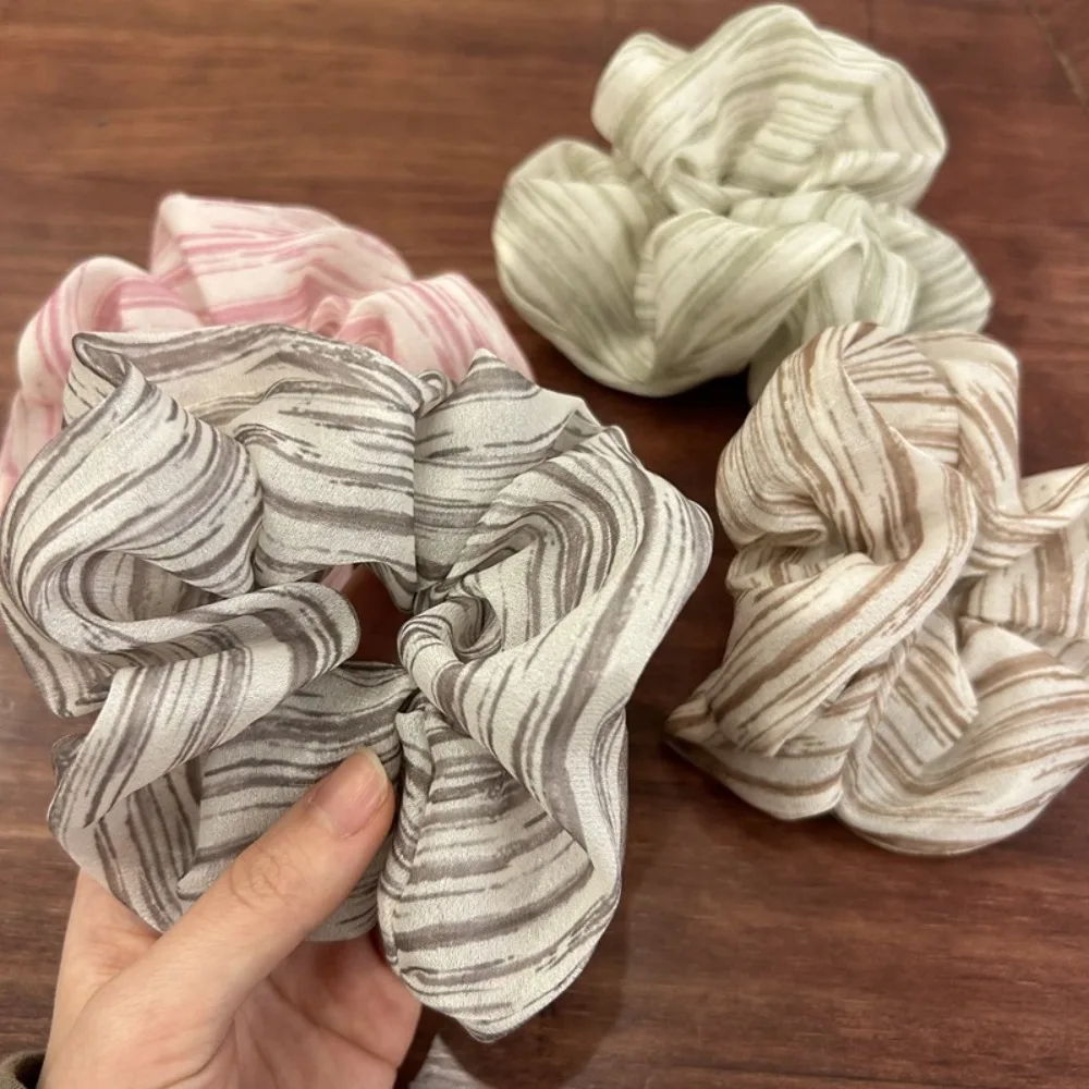 1/4 قطعة نسيج مخطط ناعم اللون Scrunchies مادة متدفقة مثالية لتصفيف الشعر اليومي ذيل حصان إكسسوار شعر أنيق بسيط