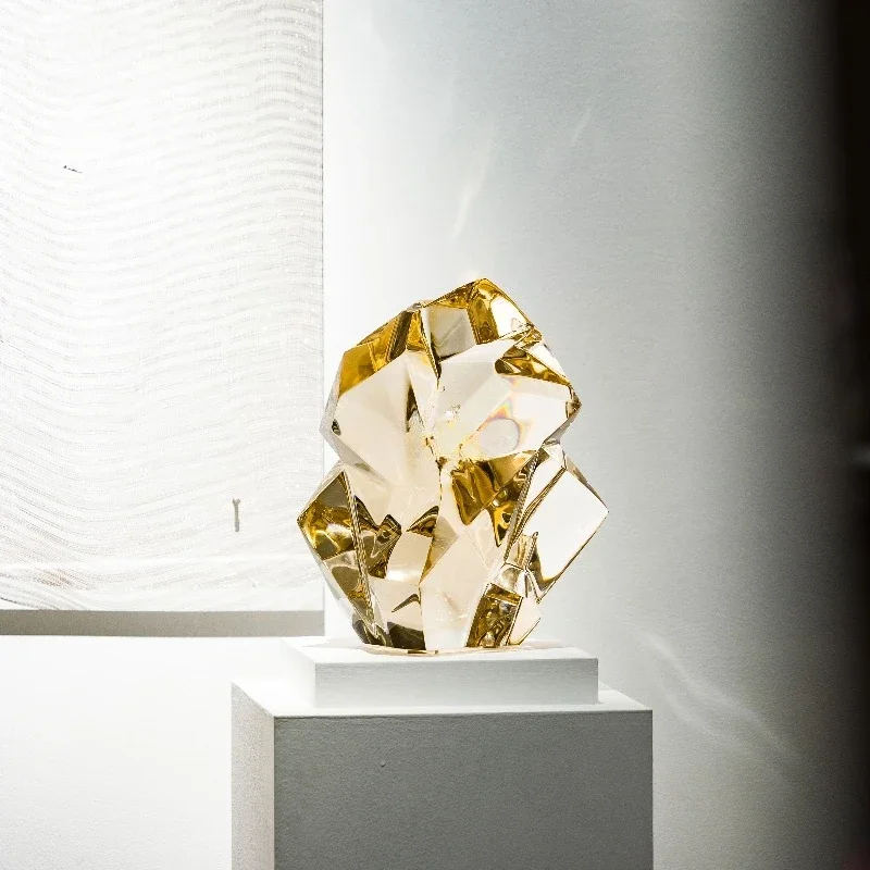 Luxury transparent stunning large diamond, gemstone acrylic crystal (non-epoxy resin) sculpture high-end home decoration