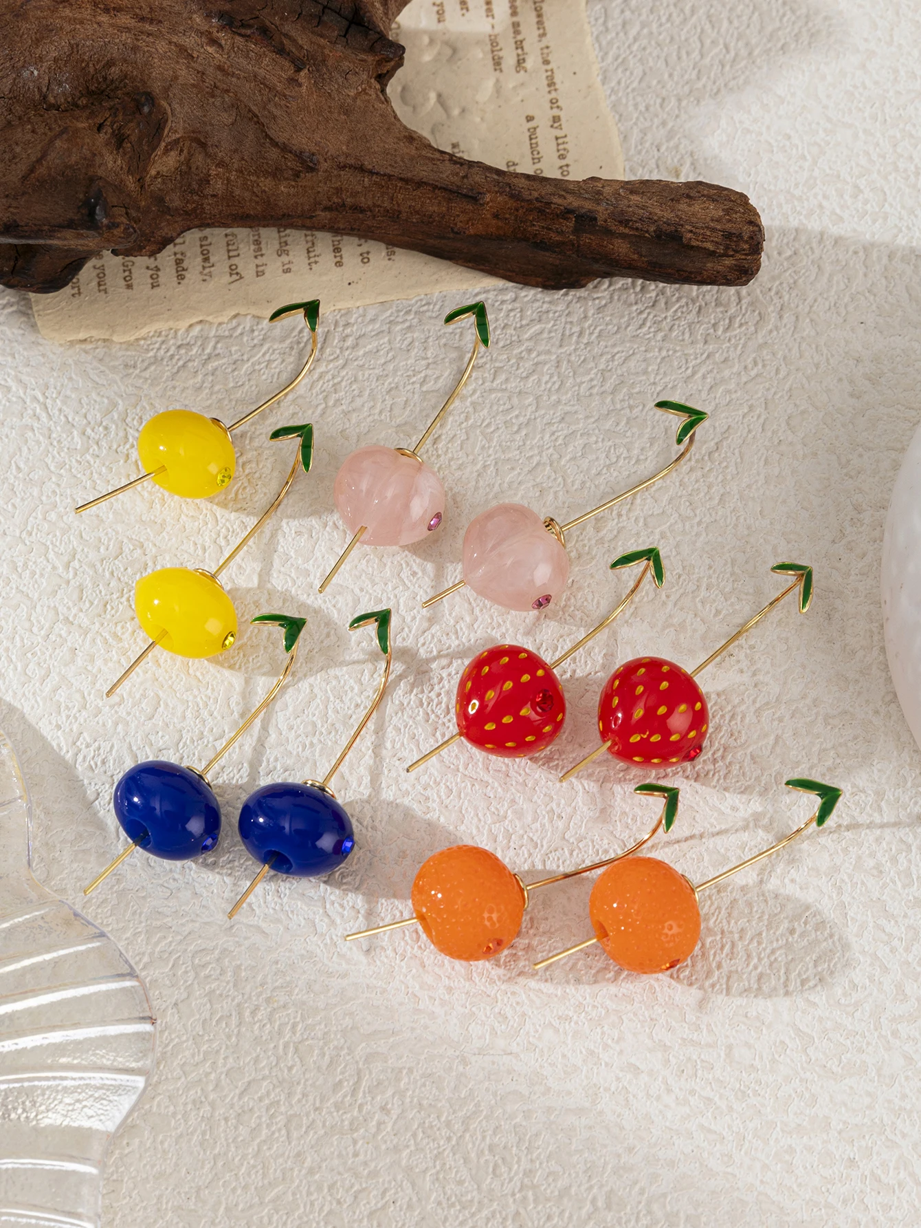 Niedliche Frucht-Ohrhänger Erdbeer-Zitronen-Pfirsich-Orangen-Kirsch-Form Haken-Ohrringe Süßer Modeschmuck für Damen – Detail 2