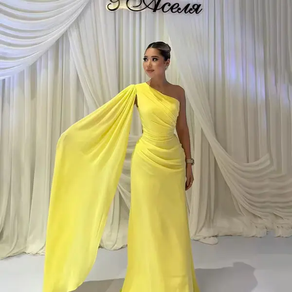 2025 Yellow One Shoulder Prom Dress Draped Cape Sleeve Evening Dress Wedding Guest Party Dress Customized