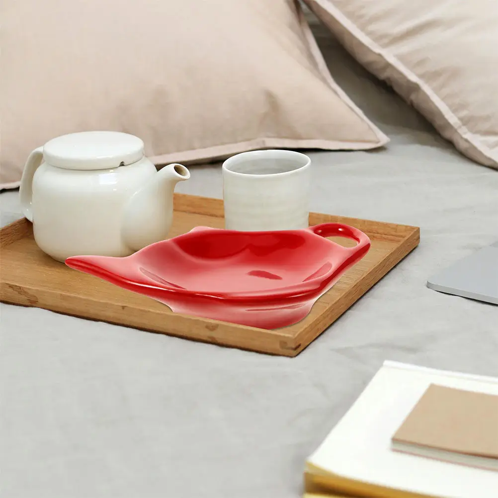 Teekannenförmiger, roter Keramik-Teetassenhalter, Keramik-Teetassenuntersetzer, Küchenlöffelablage, Mini-Snackschale für den Hausgebrauch