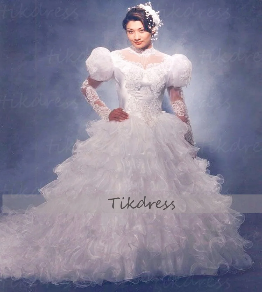 Late Victorian 1980s Wedding Dress With Tiered Ruffles Long Sleeeve Lace Antique 80s Bride Dress With Bow beaded Chic Customized