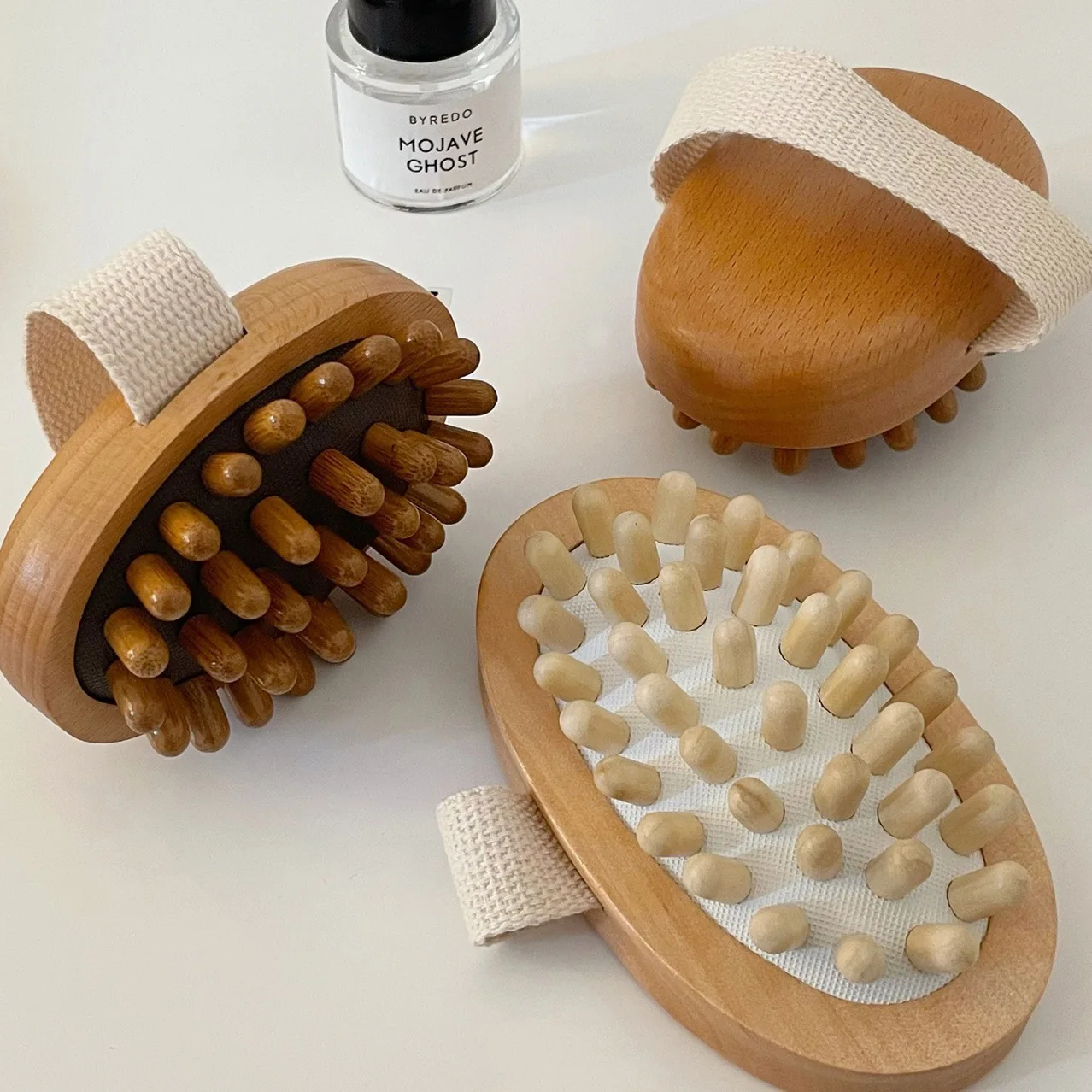 

Wooden Massage Comb Acupuncture Massager Soothing Scalp Body Airbag Wood Brush Essential Oil Spa Massage Tool Durable Bath Brush