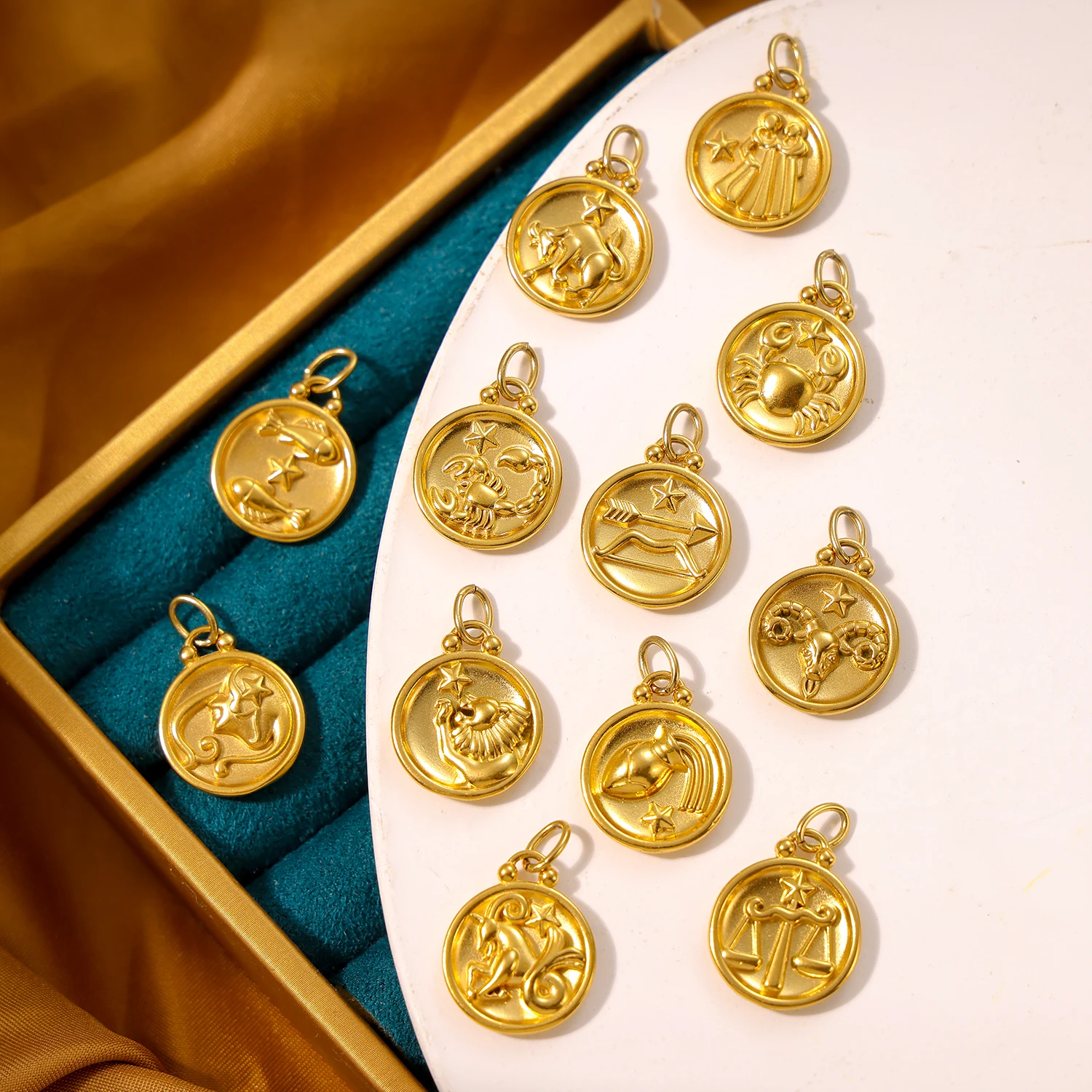 12 Constellations New 18k Gold Plated Double Faced Relief Zodiac Coin Pendant Charms Round Pendant DIY Necklace