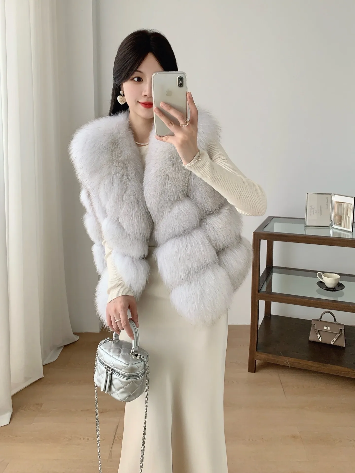 Little Bread 2025 Autumn/Winter New short, fashionable and young whole leather fox fur vest coat for women