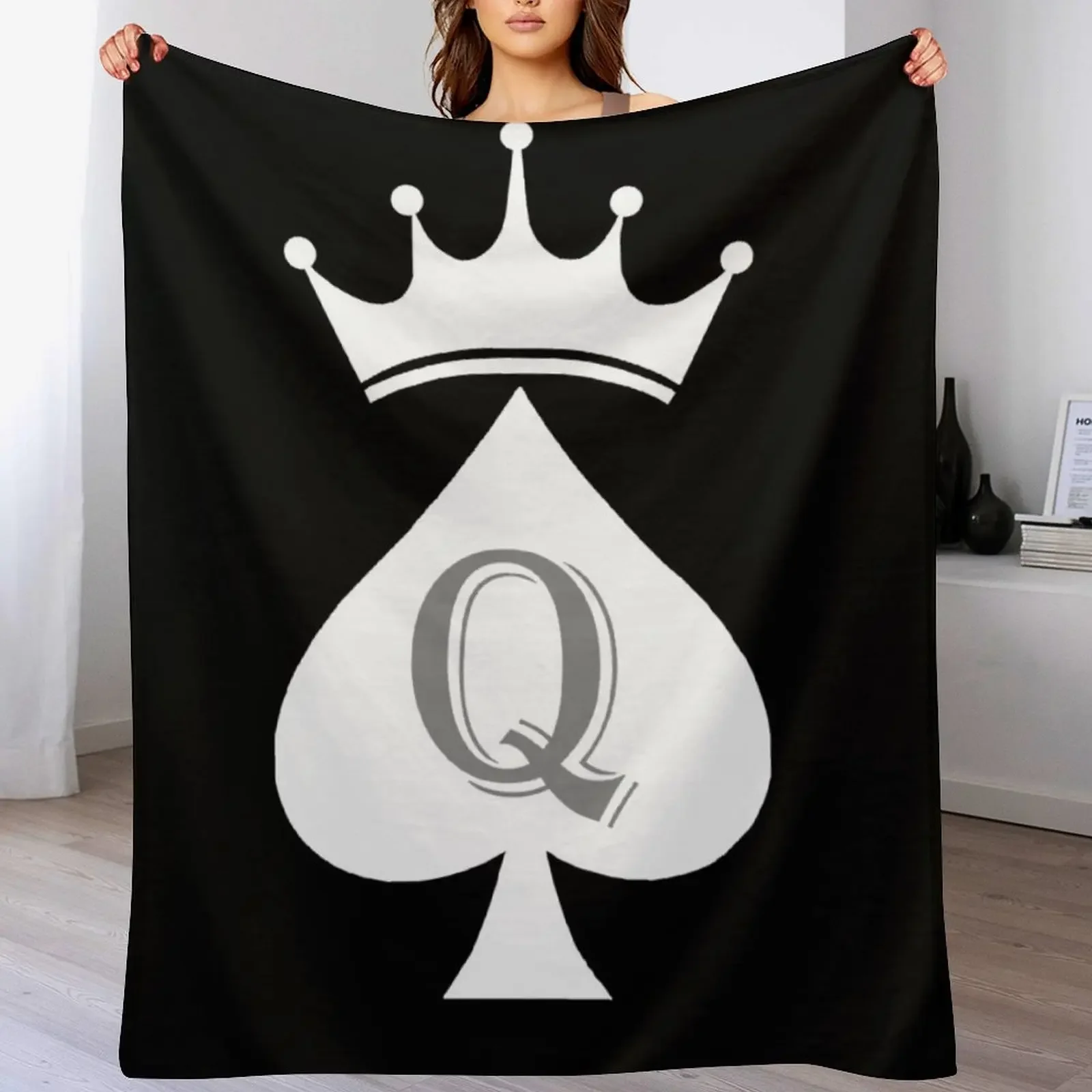 

Crowned Queen Of Spades Throw Blanket Outdoor Soft Blanket for Picnic Beach Camping