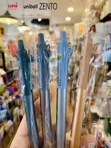 Uni Mitsubishi Zento-Bolígrafo de centro bajo con agarre metálico, tinta negra de 0,5mm, bolígrafo de Gel de escritura suave de 0,38mm para profesores, estudiantes, cosas de oficina