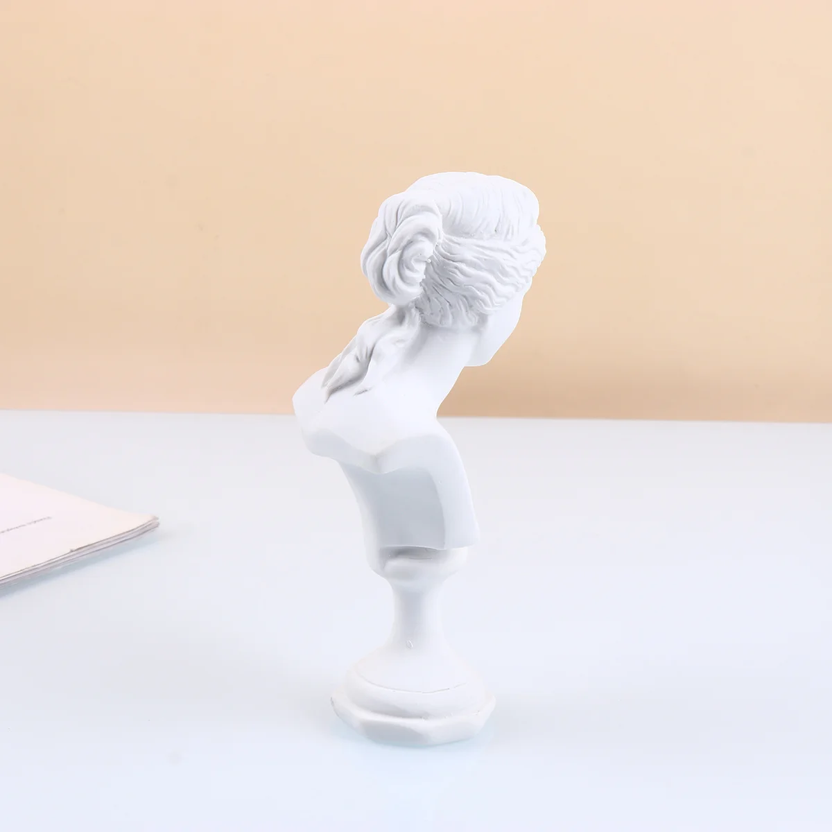 

Decorations Household Craft Nordic Statue Adornment Ornament Resin Crafts White