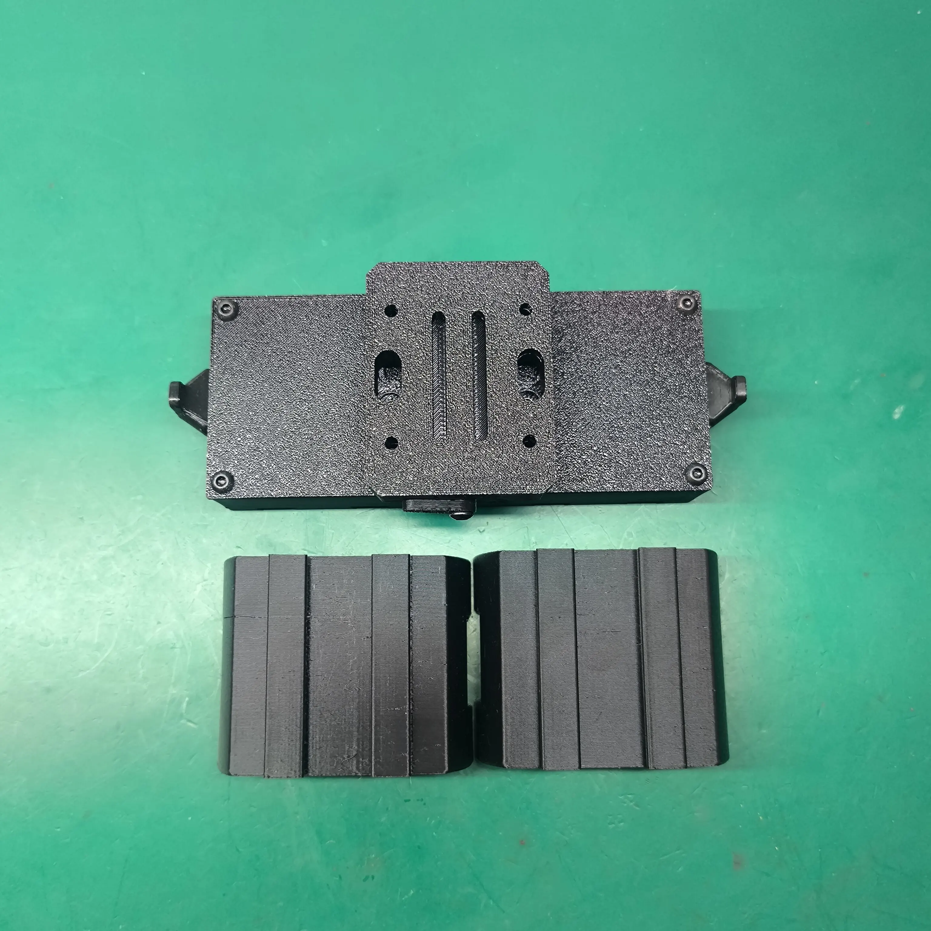 FPV Crossover Airdrop Dual channel Thrower Drop resistant Version Can Be Used as Crossover Foot Mat Single side mounting of 2KG