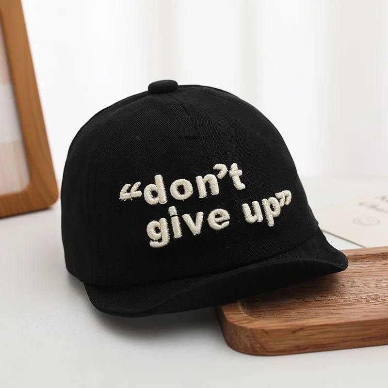 Minimalist solid-color workwear-style three-dimensional English embroidery soft-brimmed baseball cap for boys and girls
