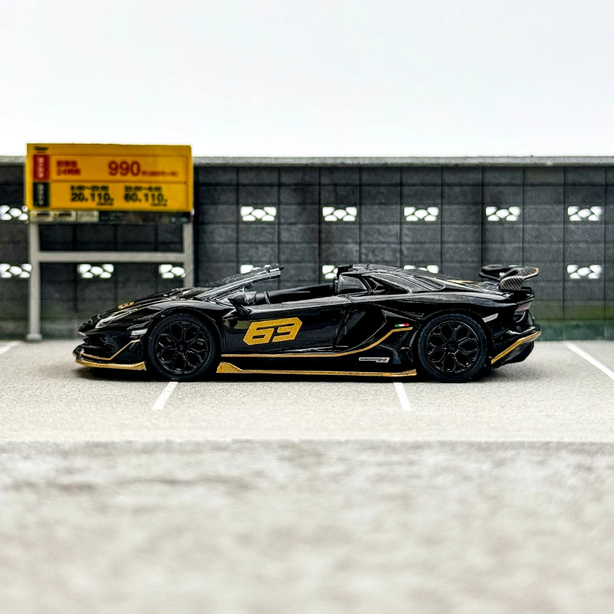 MINIGT 1:64 #803 Aventador SVJ 63 diecast model cars