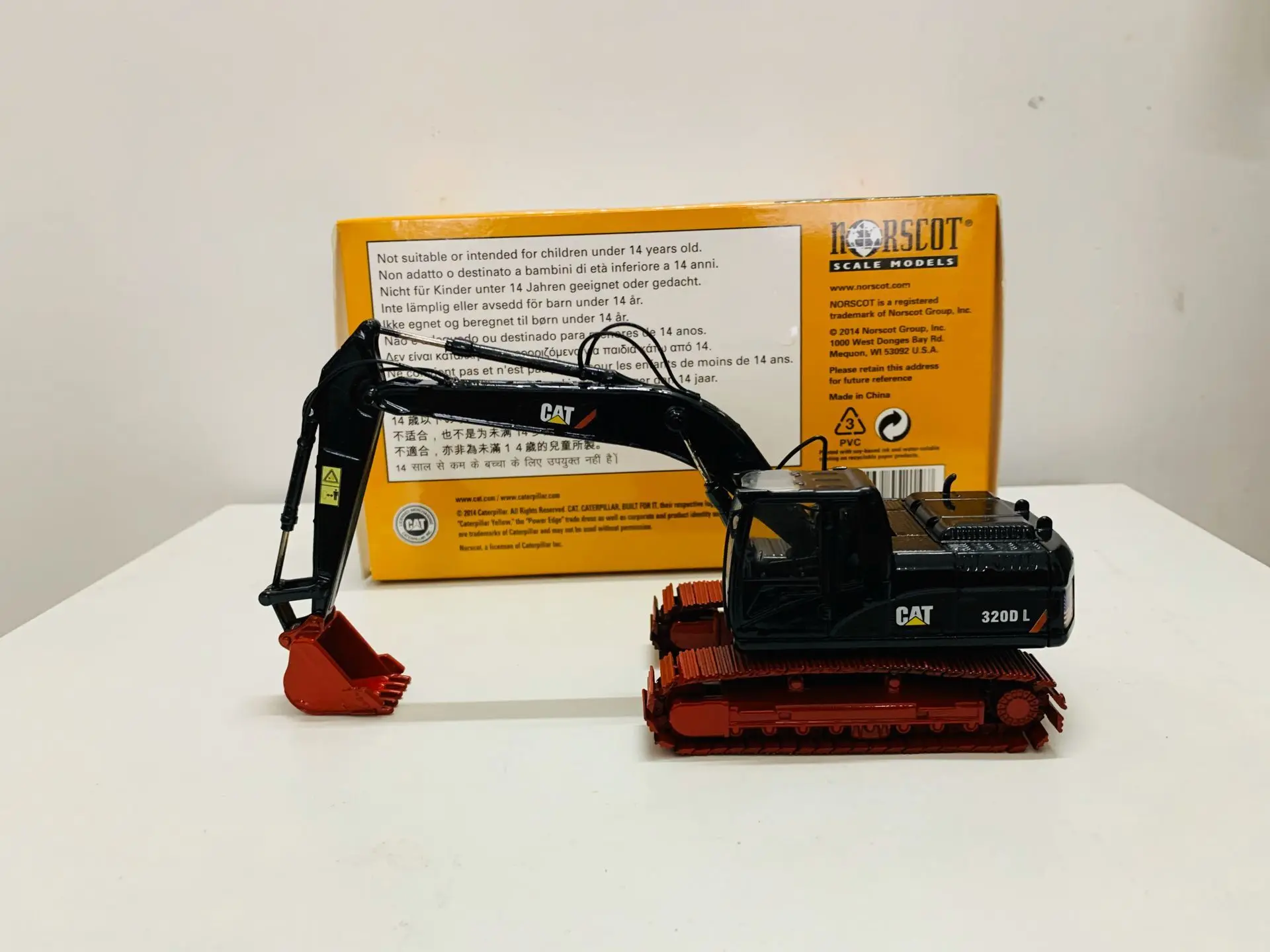 320D L Hydraulic Excavator Black 1/50 Scale Die-Cast Model