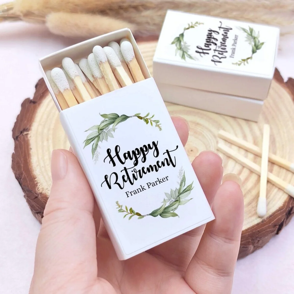 

Оптовые персонализированные спичечные коробки для вечеринки по случаю выхода на пенсию, набор спичечных коробок с надписью «Наконец-то на пенсию», уникальные сувениры и подарки для вечеринки по случаю выхода на пенсию