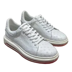 Sneakers da uomo Casual in vera pelle di struzzo Sneakers di alta qualità di marca di lusso moda uomo tendenza piccole scarpe bianche firmate testa rotonda