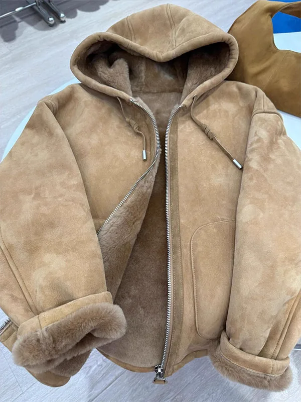 

Новая зимняя роскошная кожаная куртка большого размера 300 Pou с мехом, свободного кроя, с капюшоном, из овечьей шерсти, молодежный модный тренд