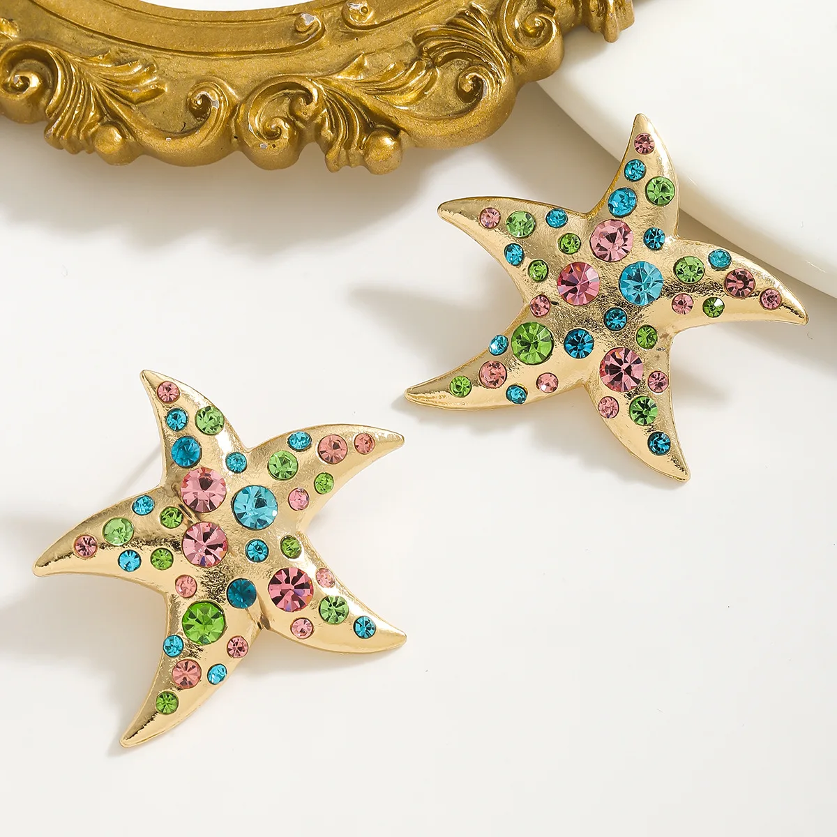 Summer vacation wind diamond-set earrings are ok, fashion personality trend five-pointed star earrings, high-end versatile earri