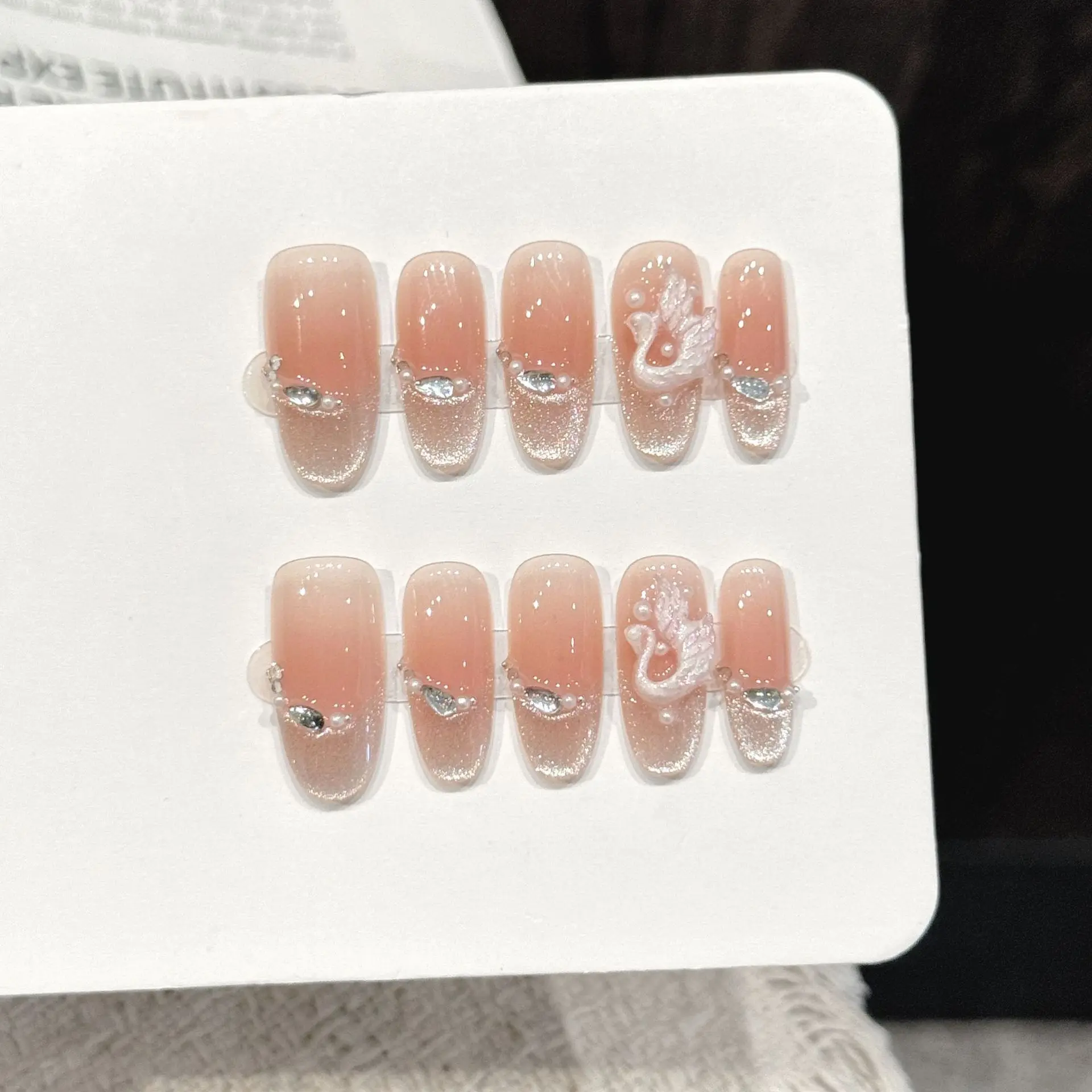 10PCS Oval Handmade Press On Nails,Swan's Gentle Style,Suitable For Festivals Parties And Daily Wear.