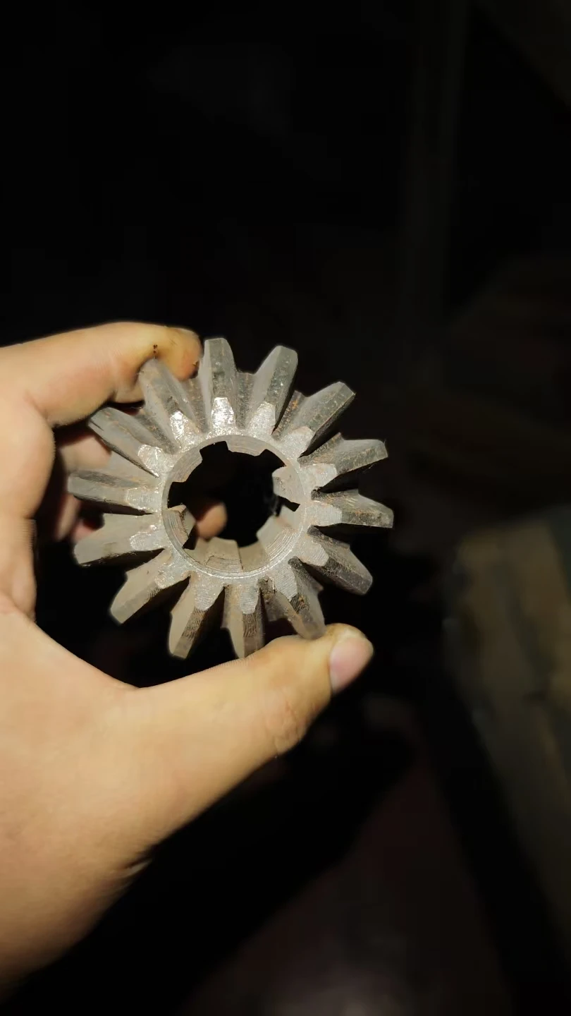 Hubei Shenniu 254.31.122 Front Side Transmission Drive Gear for the front axle, Hubei Shenniu SN254 Tractor