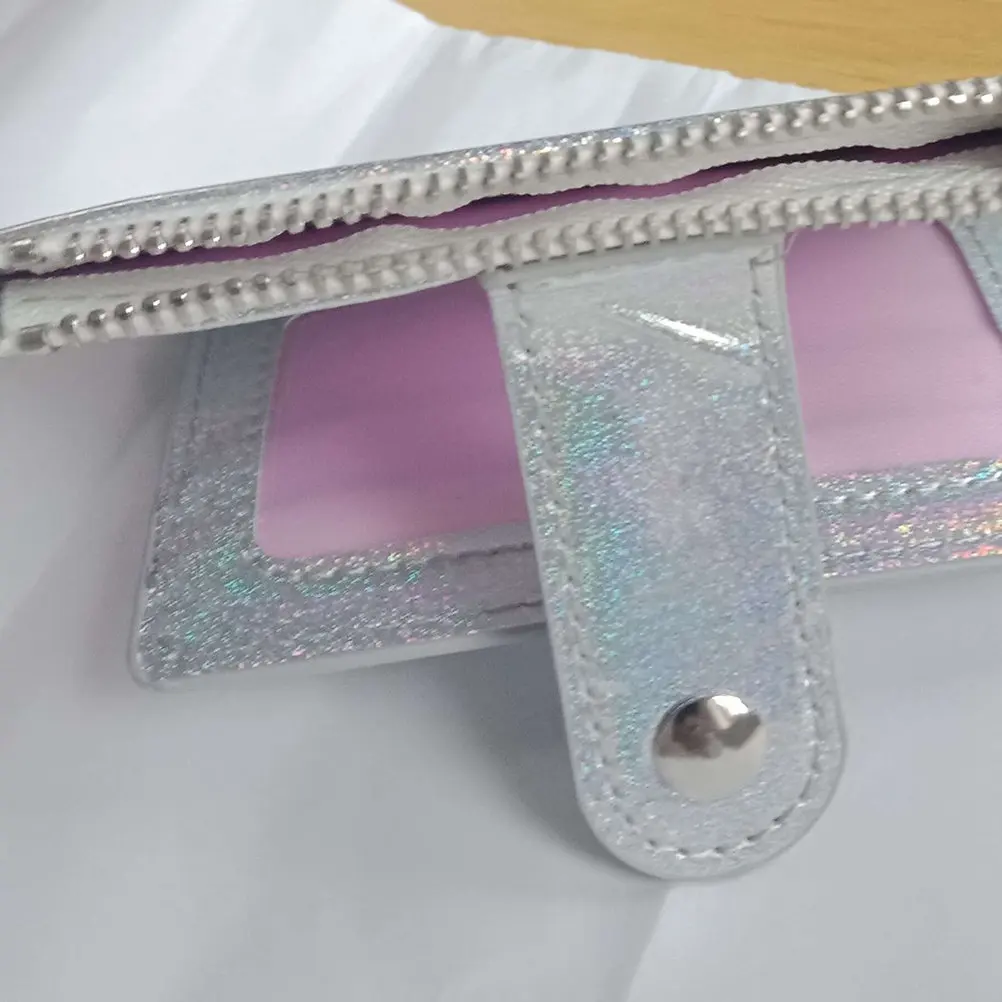 

Shining Holographic PU Lady Wallet with Zipper 4 Card Slots 1 Zip Pocket Front Heart Embroidery Coin Purse Bank Card