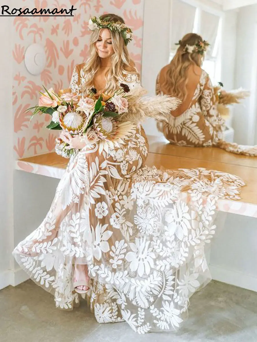 ชุดเจ้าสาวสไตล์โบฮีเมียนแขนยาวคอวีลึกสีแชมเปญชุดแต่งงานนางเงือกเปิดหลังผ้าปะติดผ้าลูกไม้สไตล์โบฮีเมียน