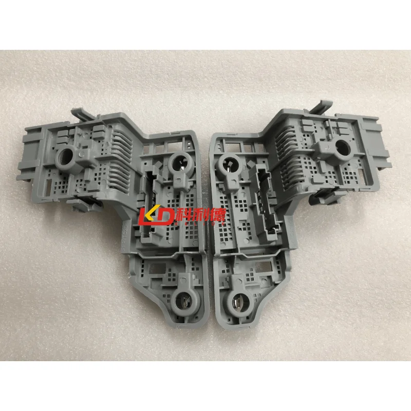 

1pc For Mercedes-Benz C-Class W204 Bulb Holder Bracket Tail Light Base Brake Lights