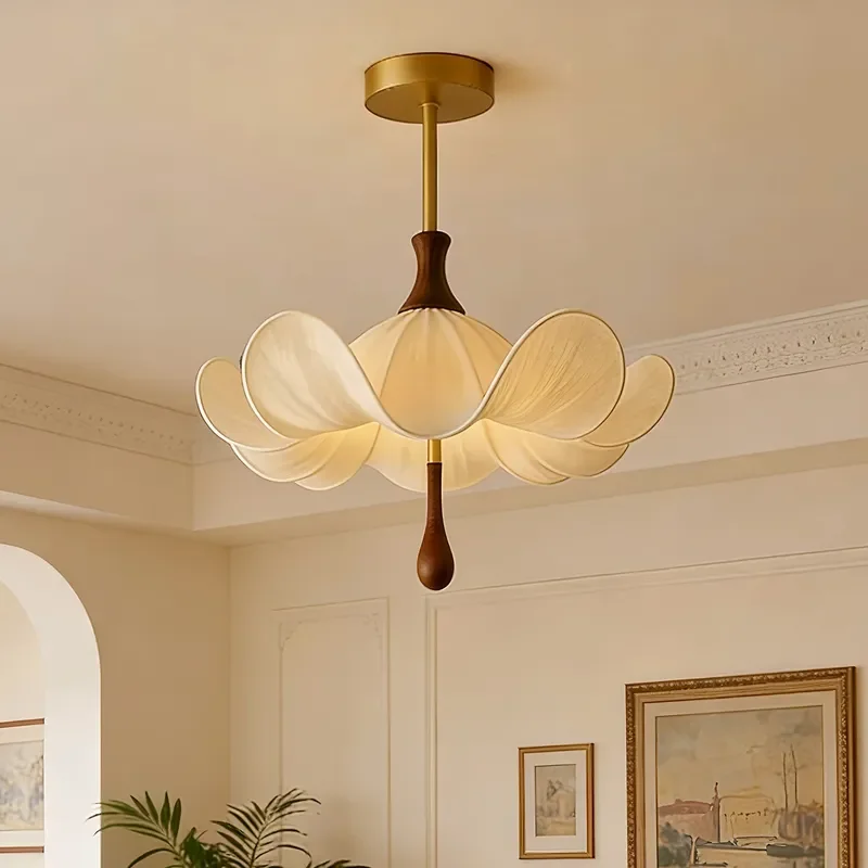 French Retro Petal Chandelier Antique Style Ceiling Light for Living Room Bedroom Dining Area Designer Decorative Fixture