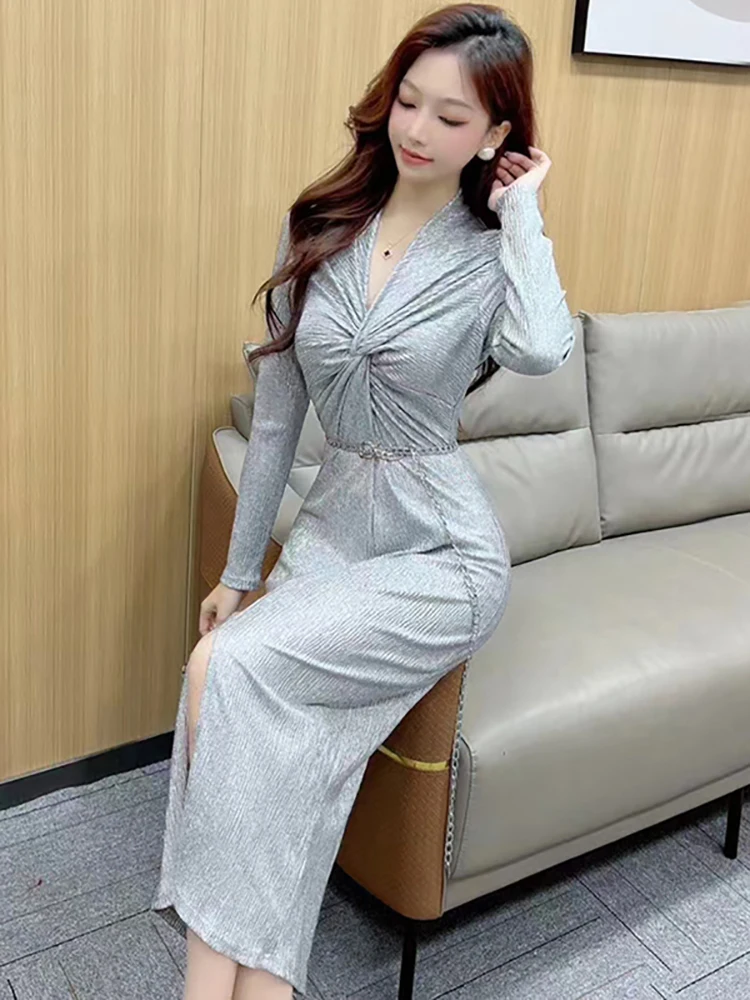 الخريف الشتاء الأسود مطوي Bodycon فستان بفتحة عنق على شكل v المرأة طويلة الأكمام سلسلة ضمادة فستان 2025 الكورية خمر فستان سهرة فاخر #5