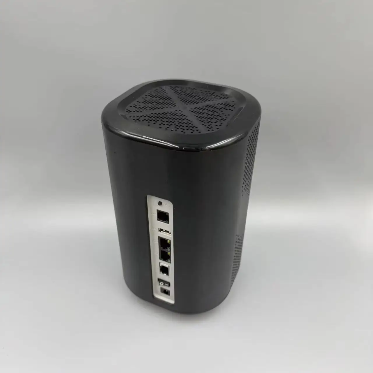 ZEARTS Linksys FGW5500 5G WiFi 6 Qualcomm ®   Der SDX62 AX5400-Router unterstützt das 5G-Netzwerk CA