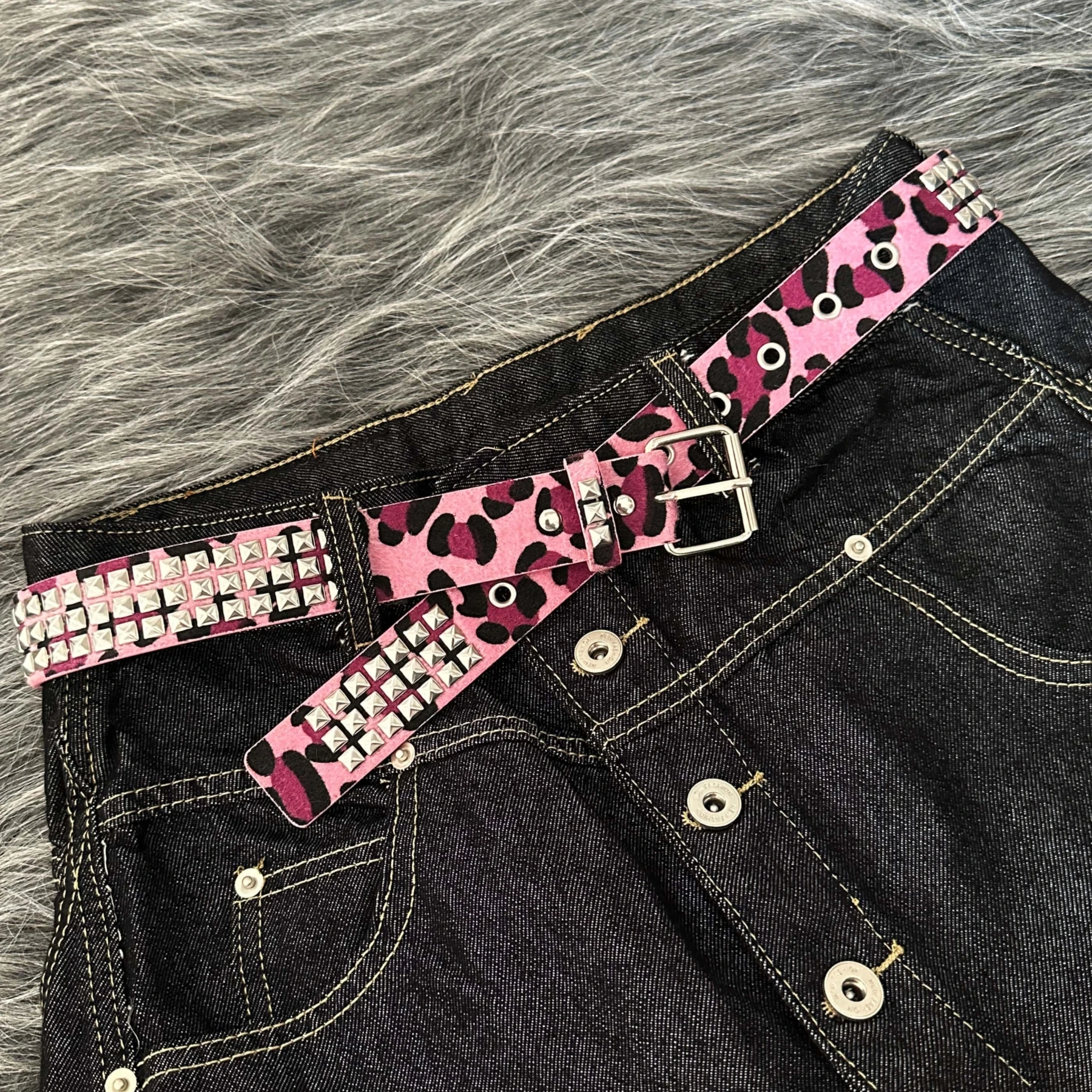 Pink Leopard‑Print Rivet Belt, Vintage Y2K Style, High‑Design Sense, Fashionable & Versatile Outfit Accessory