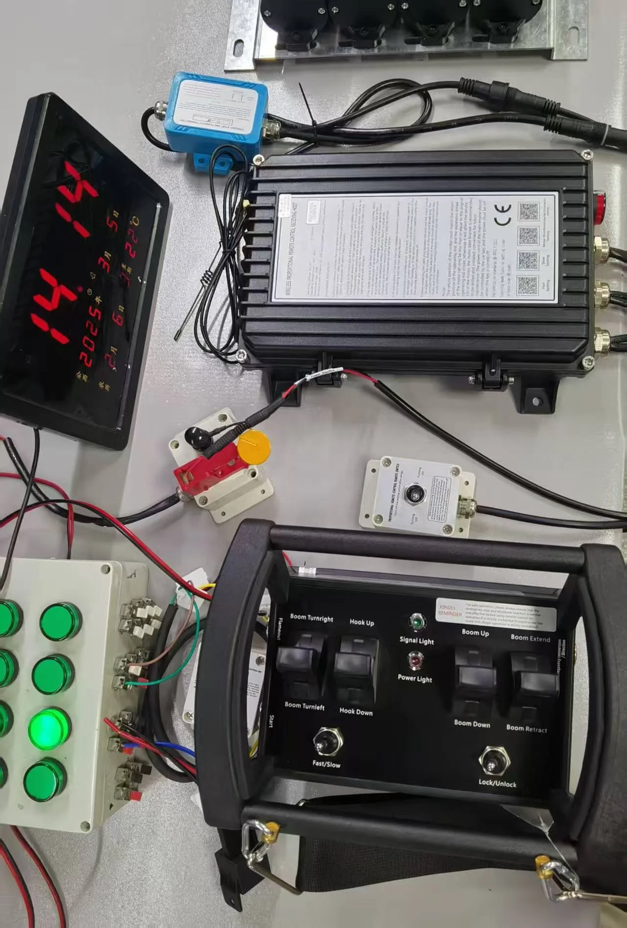 クレーンコントローラー 7ジョイスティック 8ジョイスティック クラッチリモコン クレーンキット 12v 24v