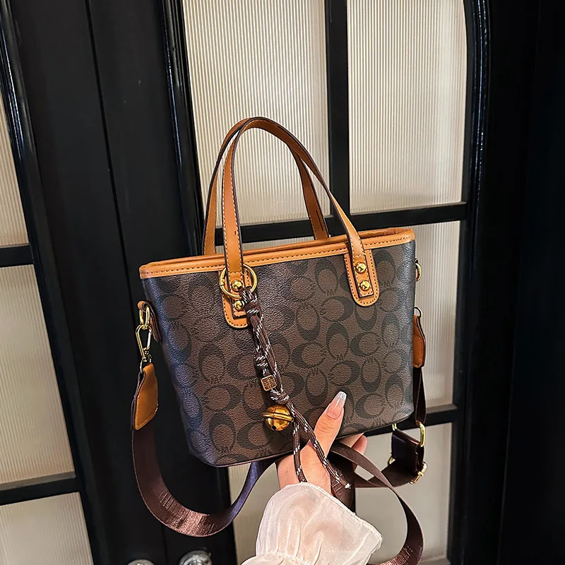 حقيبة يد كلاسيكية لعام 2025، محفظة لوكس بمقبض علوي للنساء، حقيبة كتف واسعة، حقيبة كروس عصرية ليلاً ونهارًا