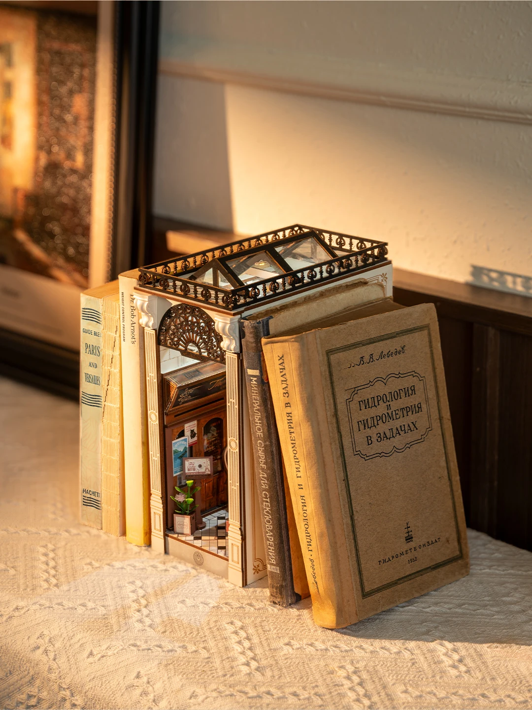 Robotime Rolife Modellbausätze für Bücherregal-Dekorationen, vorgefärbte, einfach zu montierende Arcade-Dating-DIY-Sets – Detail 10