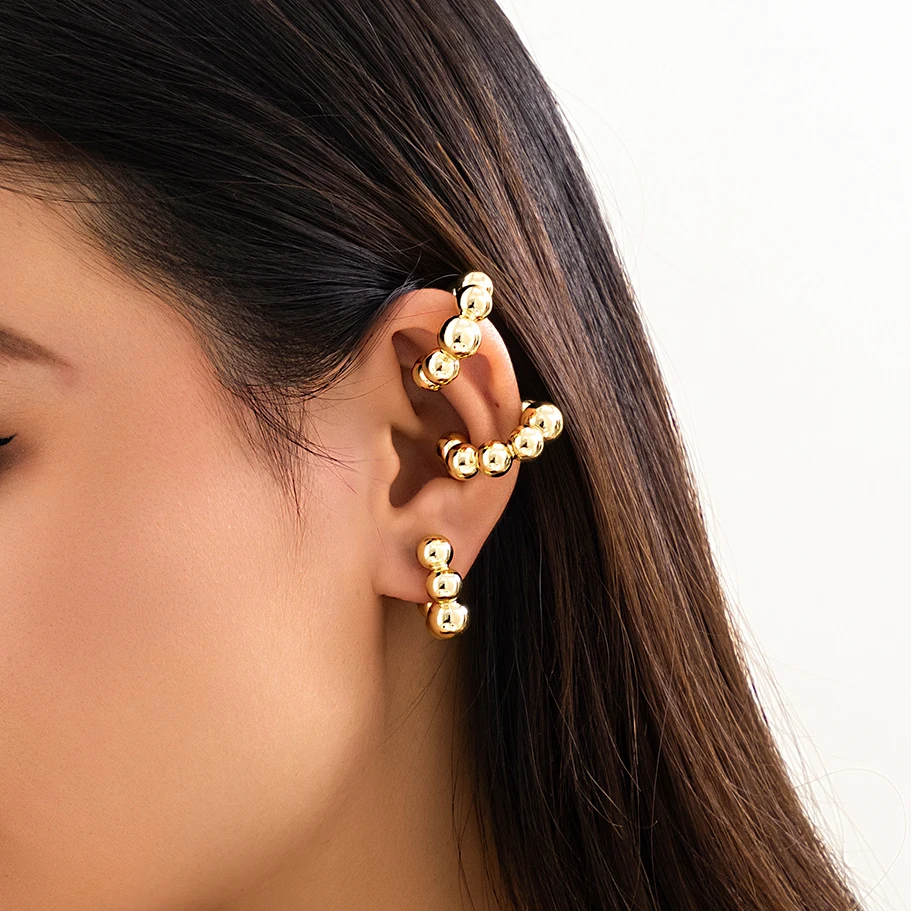 Les boucles d'oreilles en forme de balle CCB pour femmes une alternative sans perçage tendance