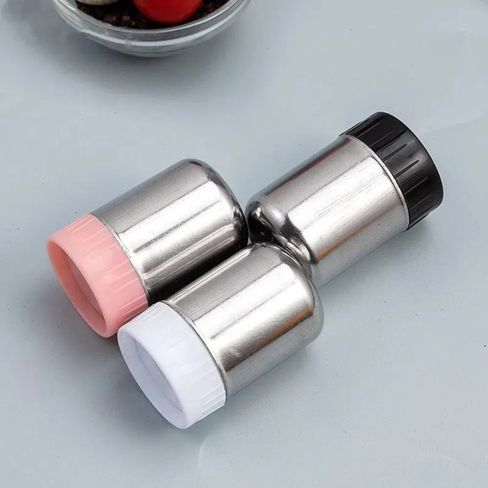 5-hole Salt Shaker Stainless Steel with Dust Cover Small Pepper Bottle Condiments Storage Kitchen Tool Mini Seasoning Bottle
