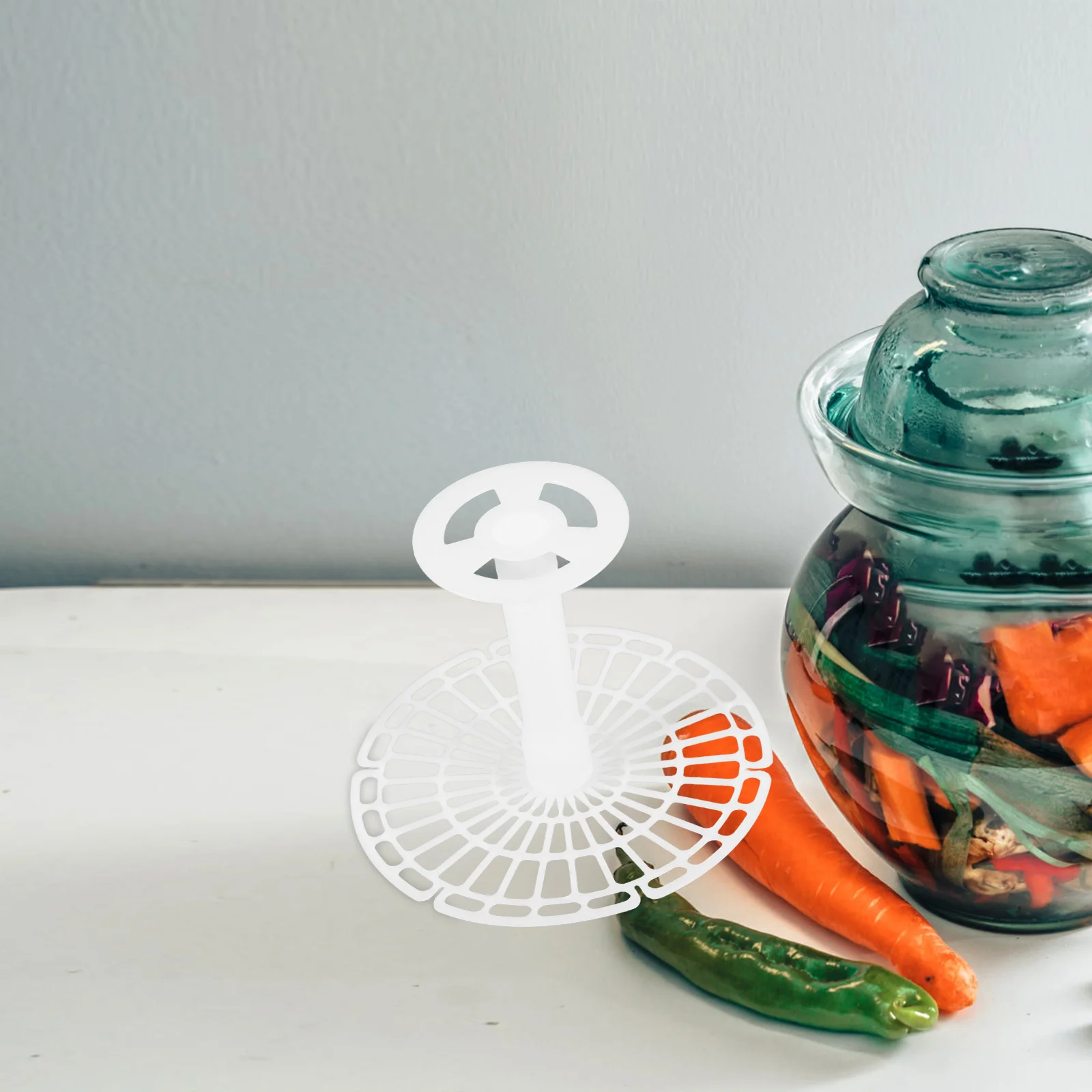 

1Set Fermenting Weight Plates Plastic Pickle Press Plate Universal Round Lid Multifunctional Design Efficient Pressing