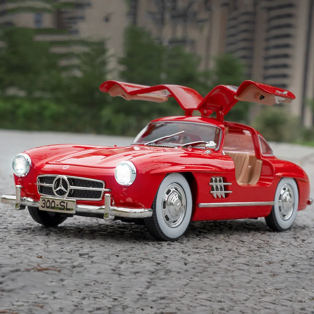 1/24 300SL Toy Car Model Alloy Diecast with Pull Back Sound and Light Simulation Toy Classic Vehicles Models Boy Birthday Gifts