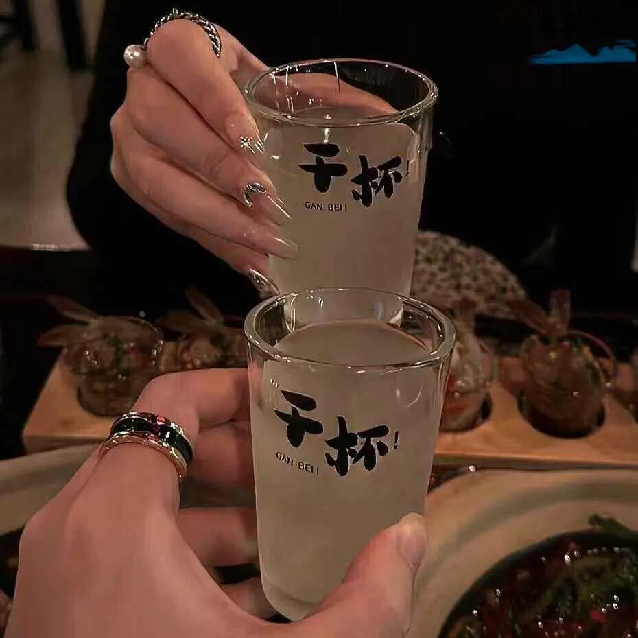 

Creative Glass Beer Cup High Visual Appeal Home Use Beverage Cup Ins Style round Cylinder Shape Tritan Inner Lid Portable Design