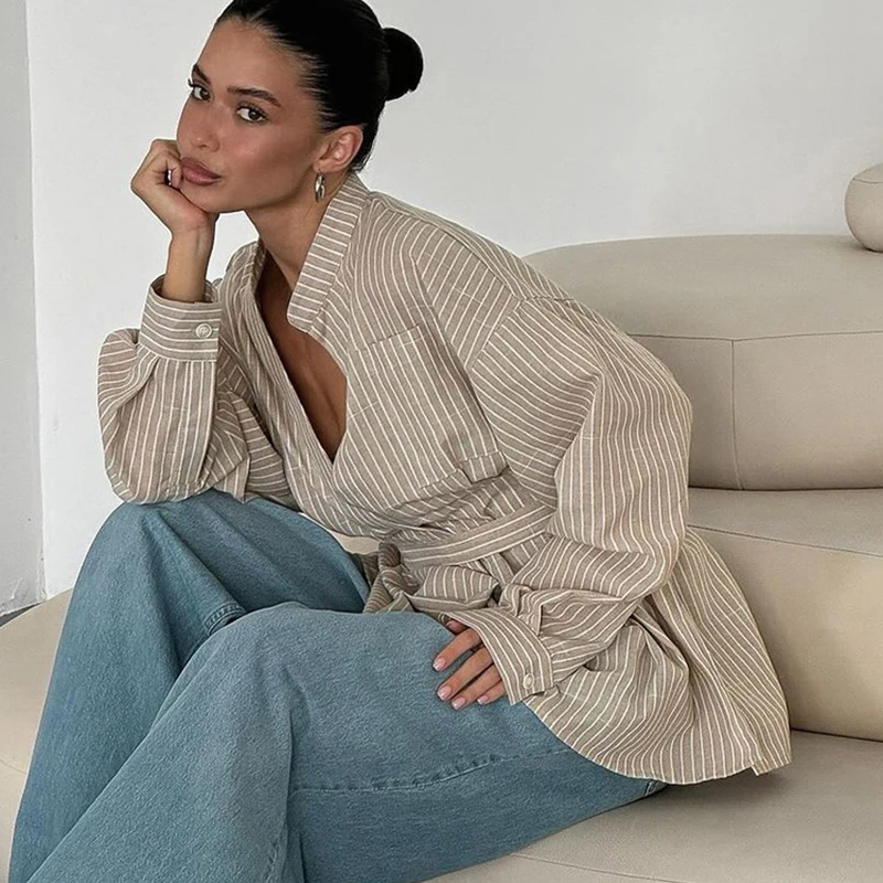 Camicetta a maniche lunghe a righe marroni alla moda Camicia con scollo a V allentata di colore colpito Camicetta con tasca con lacci Camicia in cotone femminile con risvolto 2025