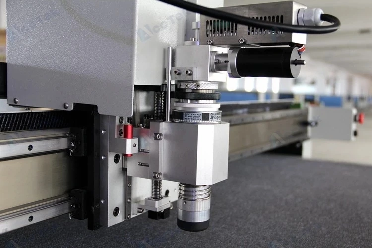 Cortador CNC AKZ1625 CNC, herramienta oscilante, máquina de corte para procesamiento de lámina de junta de estera