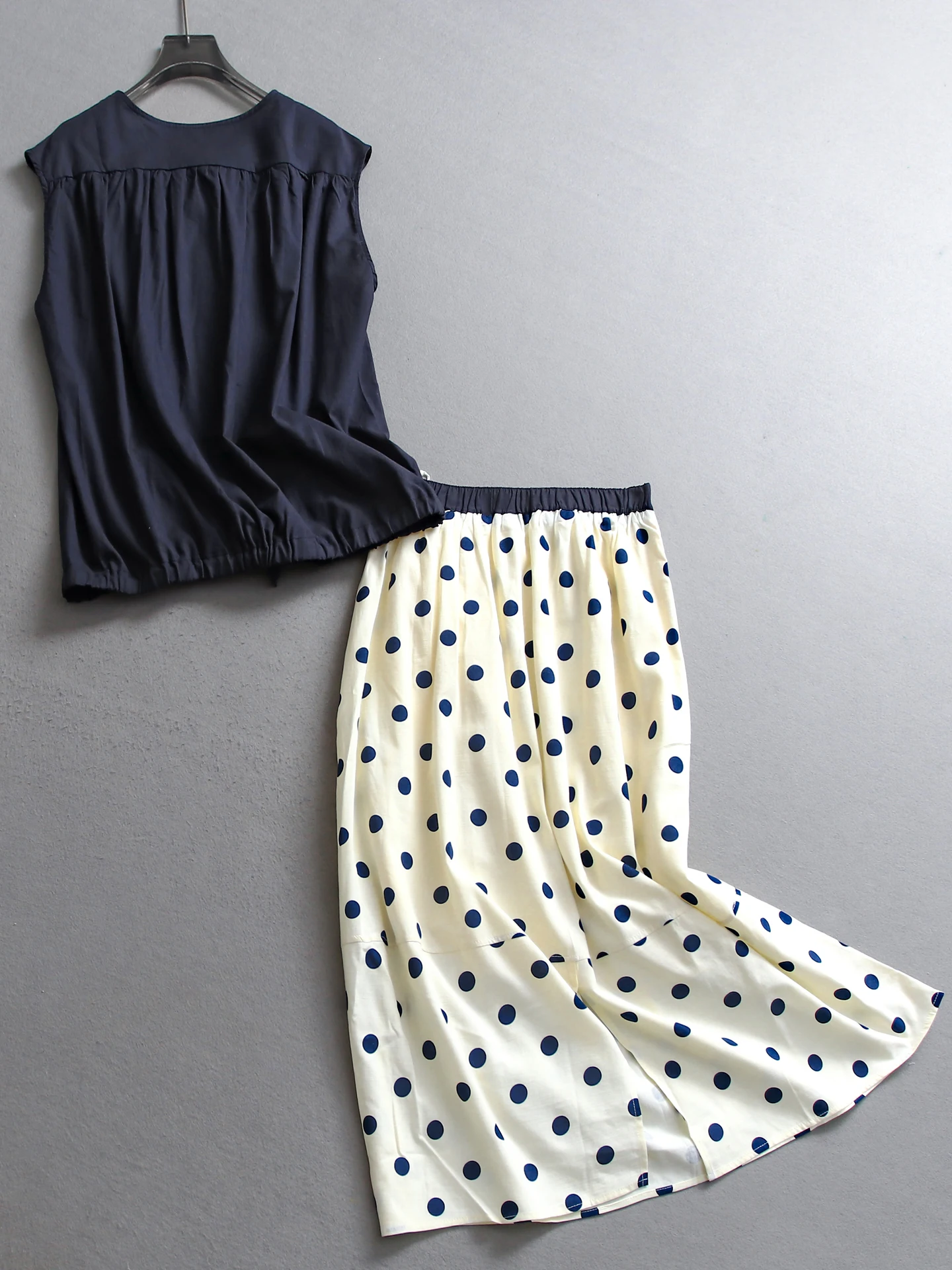 Pure Color Linen Cool Feeling round Ne Svel irt Women's Faion Set with Polka Dot f Skirt Two Piece Suit C736