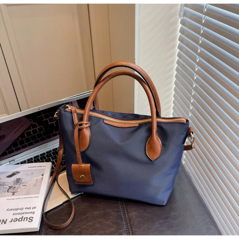 حقيبة كروس نسائية جلدية مصممة شهيرة من العلامة التجارية الفاخرة حقيبة كلاسيكية أنيقة للركاب يومية عتيقة ​