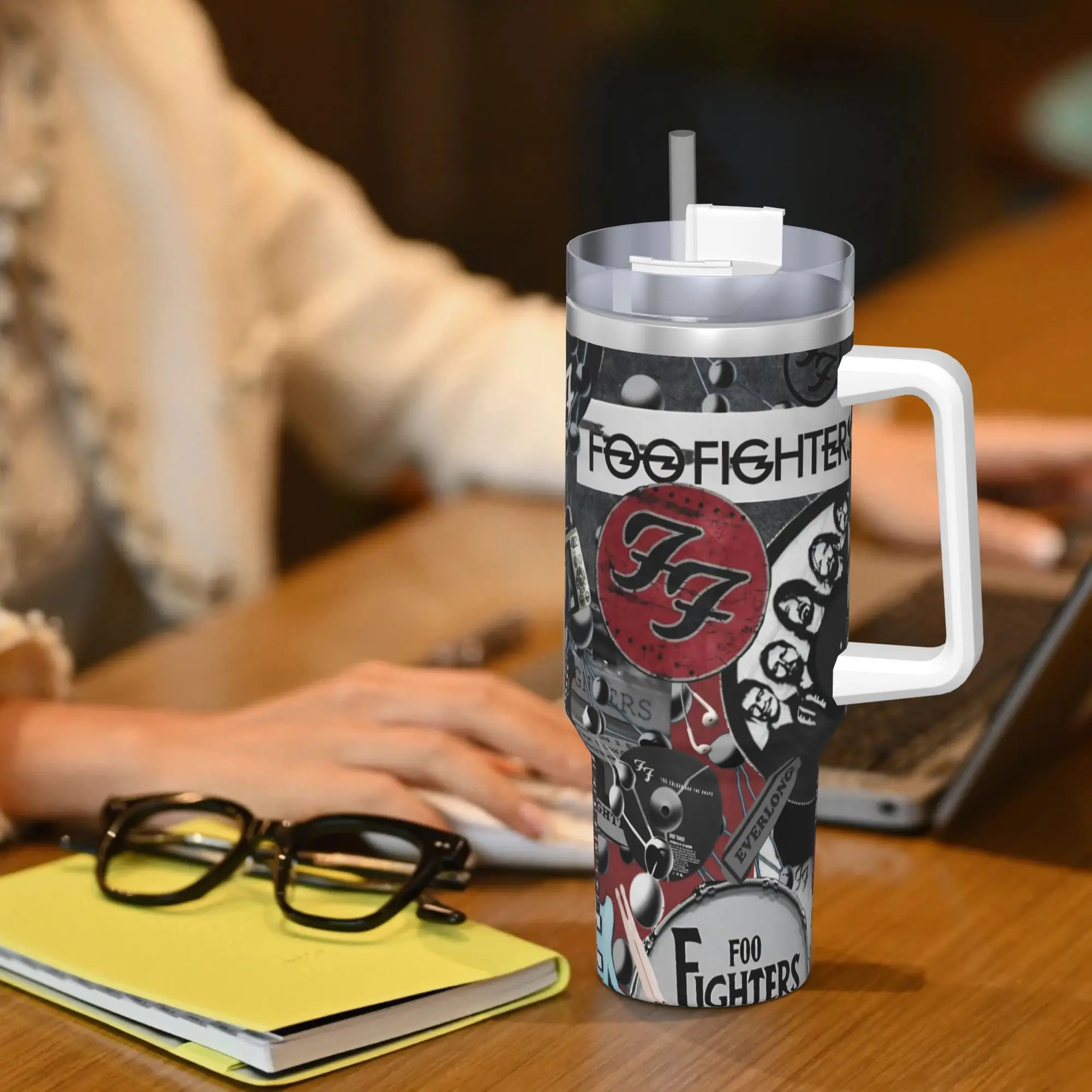 الفولاذ المقاوم للصدأ بهلوان كذبة الفرقة F-المقاتلين أكواب السيارات مع القش السفر زجاجة ماء باردة وساخنة مانعة للتسرب 40 أوقية أكواب حرارية